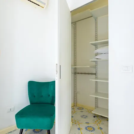 Апартаменты Palazzo Loffredo By Napoliapartments