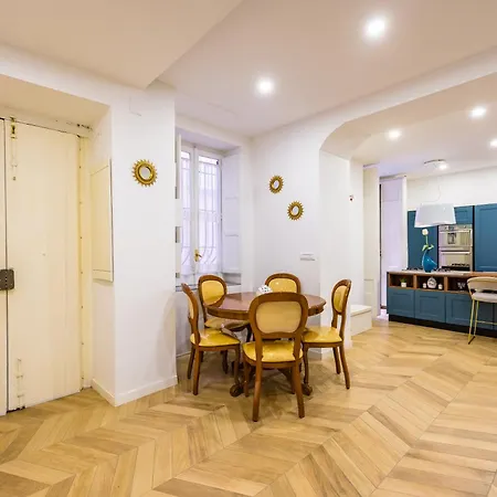 Апартаменты Palazzo Loffredo By Napoliapartments *
