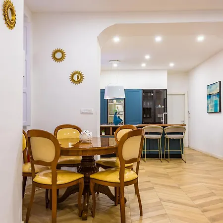 公寓 Palazzo Loffredo By Napoliapartments *